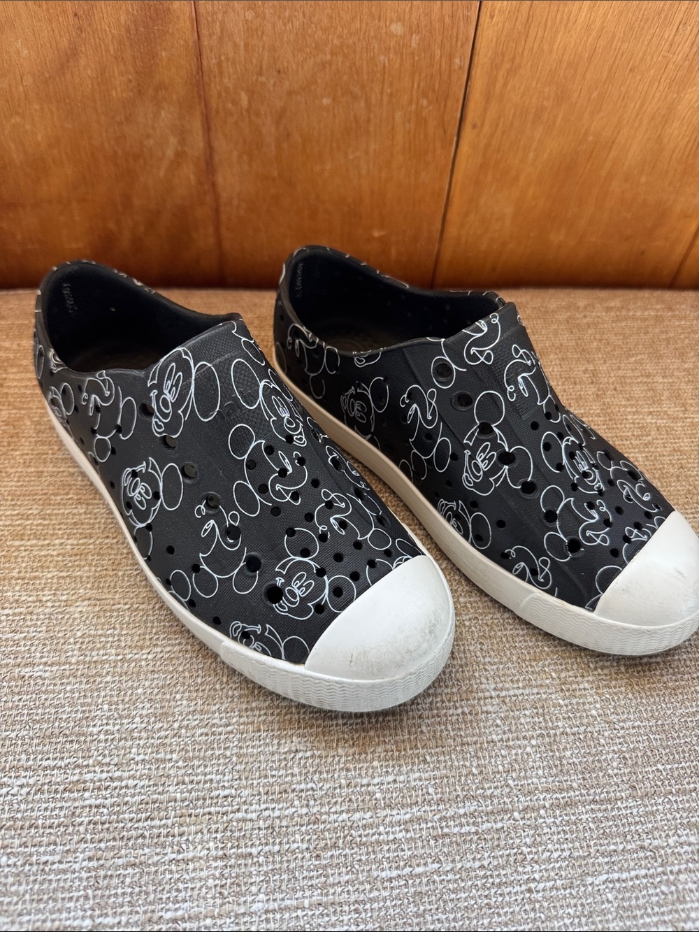 Native Shoes Mickey Mouse Kids Slip-On Sneakers size 13